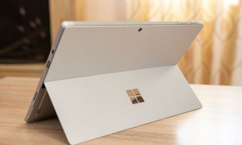 微软即将在2024年推出搭载真正AI能力的Surface新品 - EVLIT